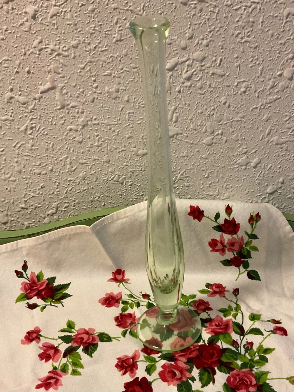 Vintage Uranium Glass Light Green Flower Bud Vase Depression Etched Glass - Picture 3 of 5